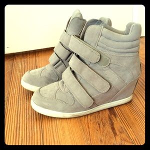 Wedge sneakers